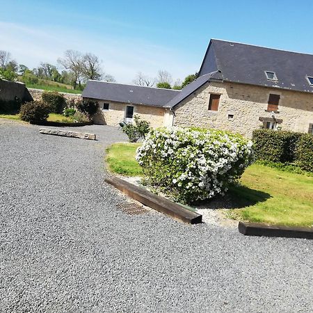 Ferme De Montigny Bed & Breakfast Asnieres-en-Bessin Exterior photo