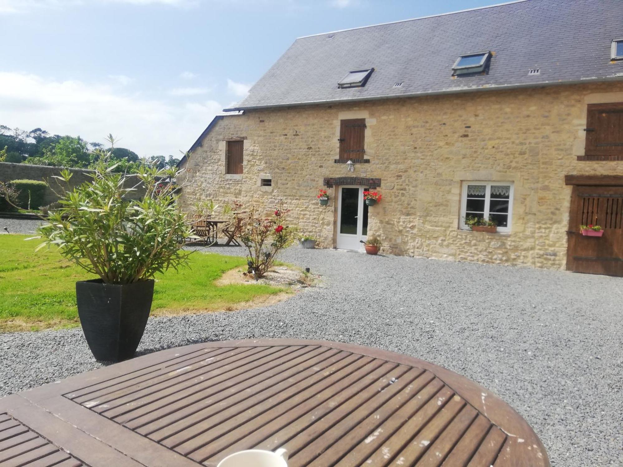 Ferme De Montigny Bed & Breakfast Asnieres-en-Bessin Exterior photo